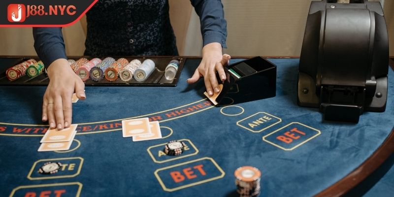 Luật rút bài Baccarat J88